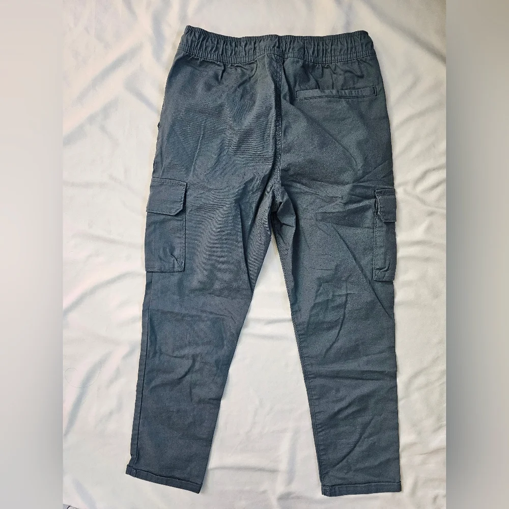 Old Navy Boys Tech Taper Quick Dry Gray Pants- Medium (8)